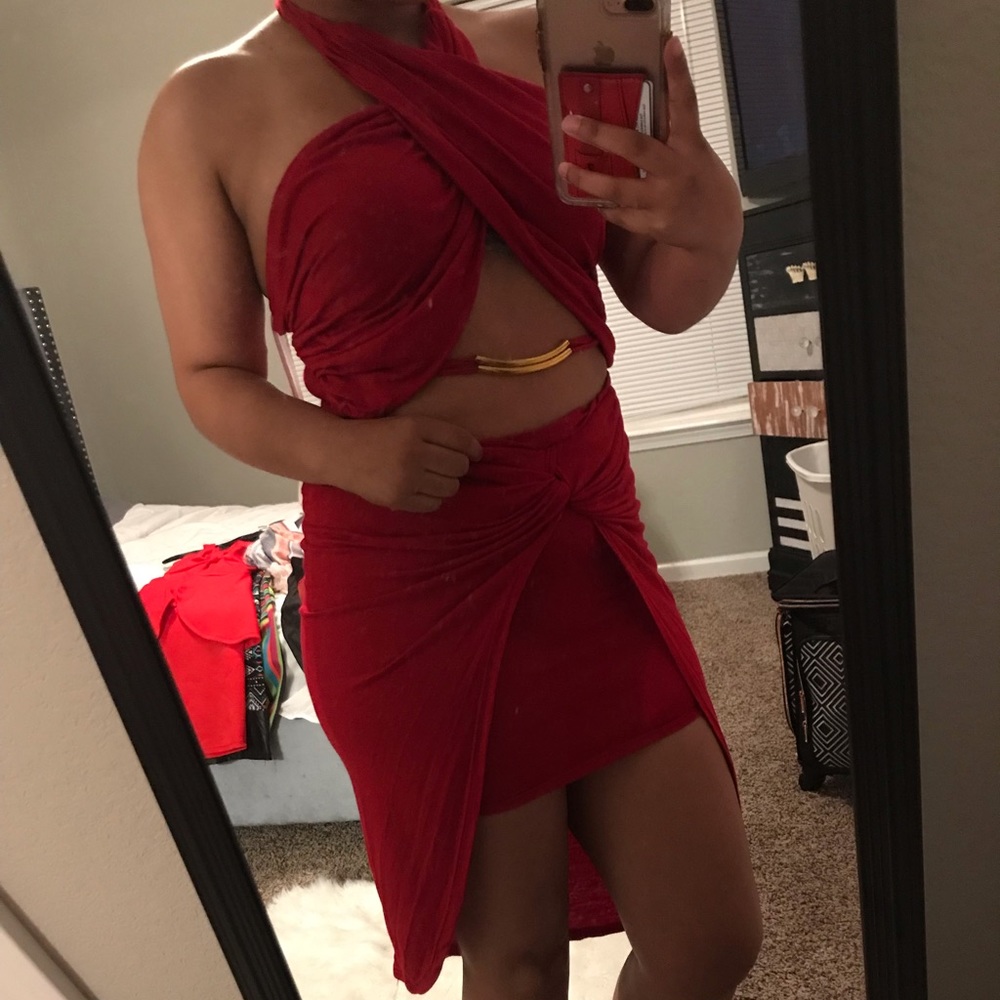 Red bodycon party dress